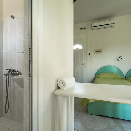 Angela Partial Sea View 6 Affittacamere *