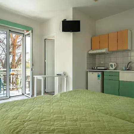 Angela Partial Sea View 6 Apartment